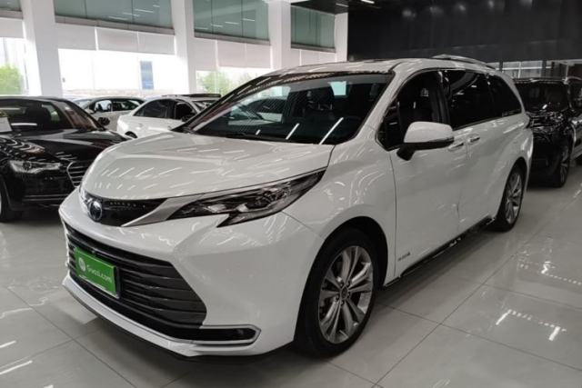 Used Toyota SIENNA 2023 2.5L Hybrid Deluxe Edition