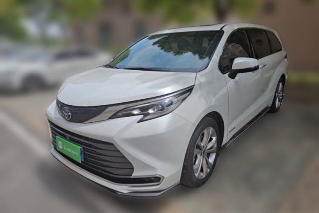 Used Toyota SIENNA 2023 2.5L Hybrid Deluxe Edition