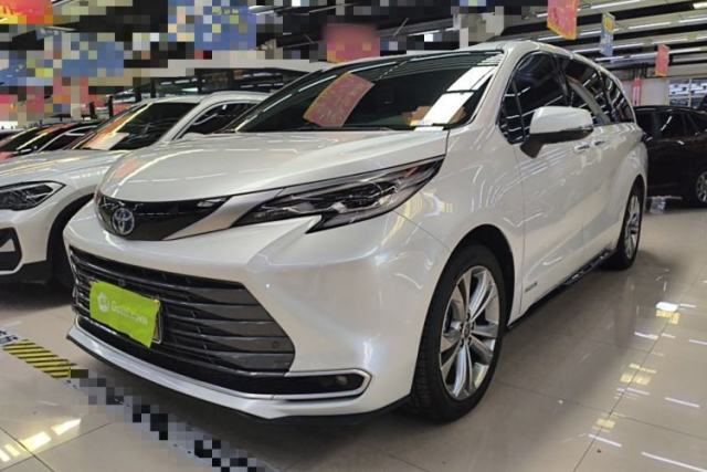 Used Toyota SIENNA 2023 2.5L Hybrid Deluxe Edition