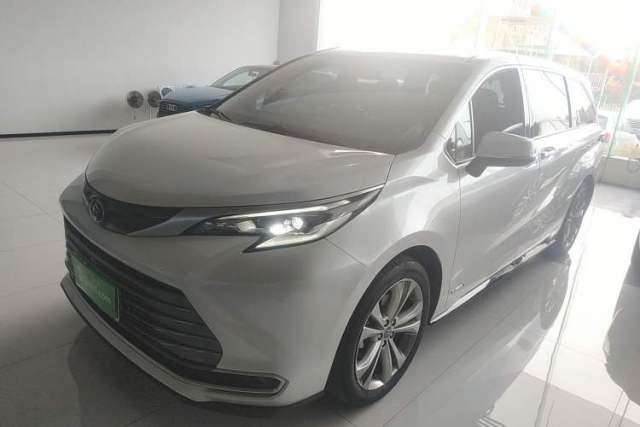 Used Toyota SIENNA 2023 2.5L Hybrid Deluxe Edition