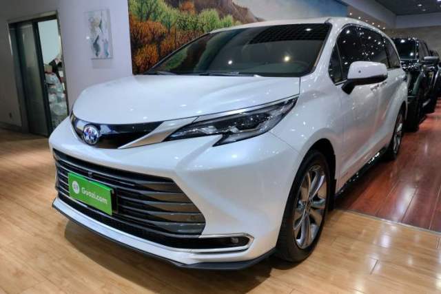 Used Toyota SIENNA 2023 2.5L Hybrid Deluxe Edition