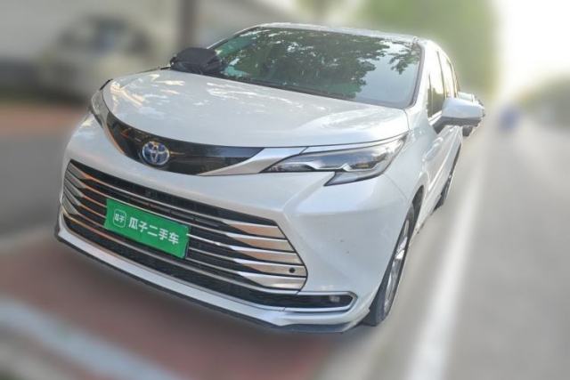 Used Toyota SIENNA 2023 2.5L Hybrid Luxury Edition