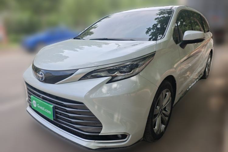 Used Toyota SIENNA 2023 2.5L Hybrid Deluxe Edition Guazi used car, China used car export, Used car for sale, Used  cars, Cheapest cars for sale