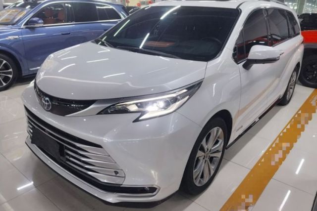 Used Toyota SIENNA 2023 2.5L Hybrid Platinum Edition