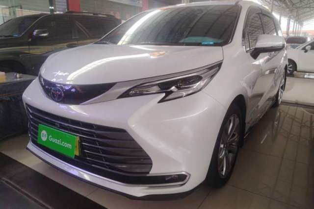 Used Toyota SIENNA 2023 2.5L Hybrid Deluxe Edition