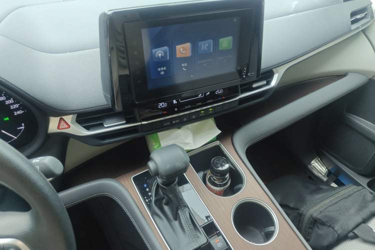 Used Toyota SIENNA 2023 2.5L Hybrid Comfort Edition Audio And AC Panel