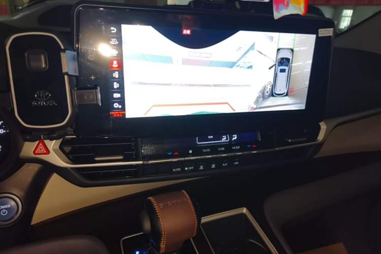 Used Toyota SIENNA 2023 2.5L Hybrid Comfort Edition Audio And AC Panel