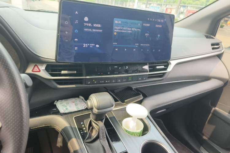 Used Toyota SIENNA 2023 2.5L Hybrid Deluxe Edition Audio And AC Panel