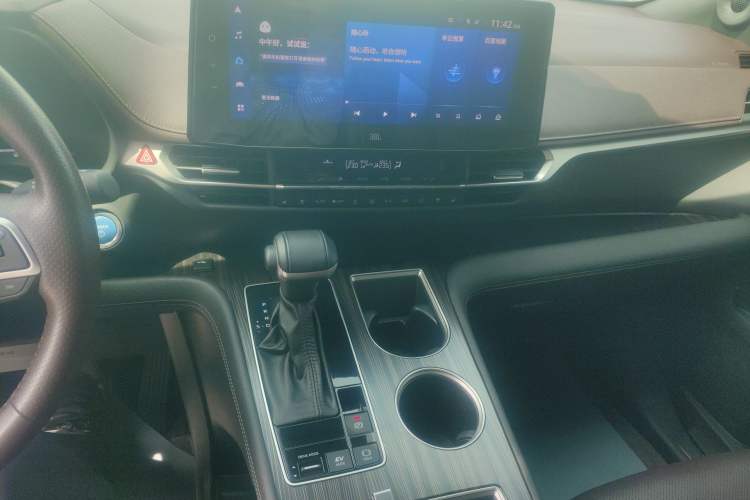 Used Toyota SIENNA 2023 2.5L Hybrid Platinum Edition Audio And AC Panel