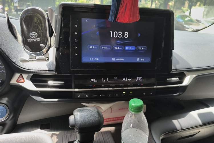 Used Toyota SIENNA 2023 2.5L Hybrid Comfort Edition Audio And AC Panel