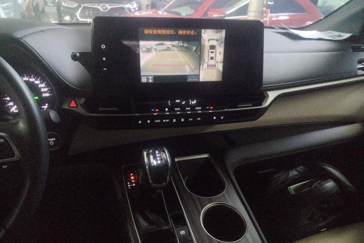 Used Toyota SIENNA 2023 2.5L Hybrid Deluxe Edition Audio And AC Panel