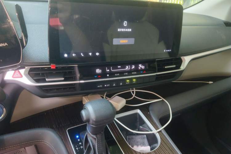 Used Toyota SIENNA 2023 2.5L Hybrid Comfort Edition Audio And AC Panel