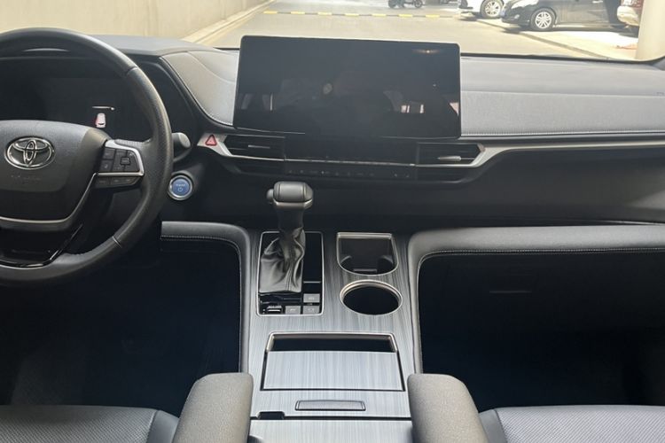 Used Toyota SIENNA 2023 2.5L Hybrid Deluxe Edition Audio And AC Panel