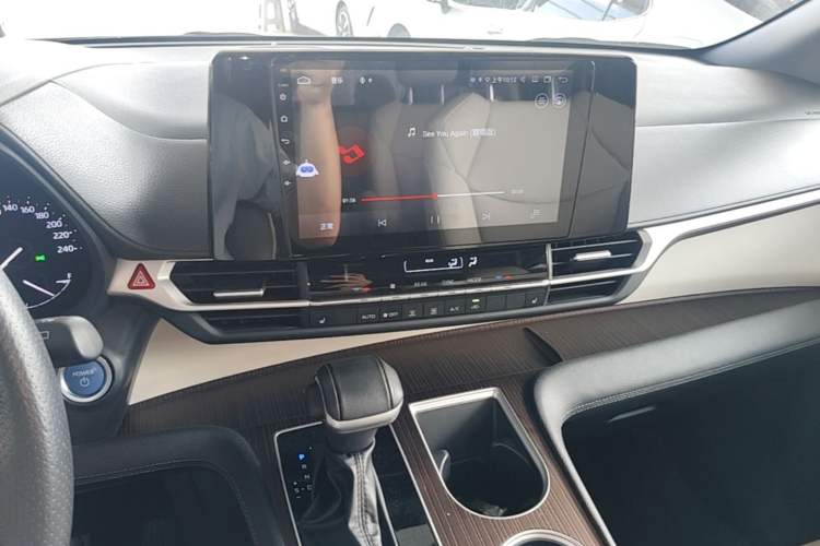Used Toyota SIENNA 2023 2.5L Hybrid Luxury Edition Audio And AC Panel