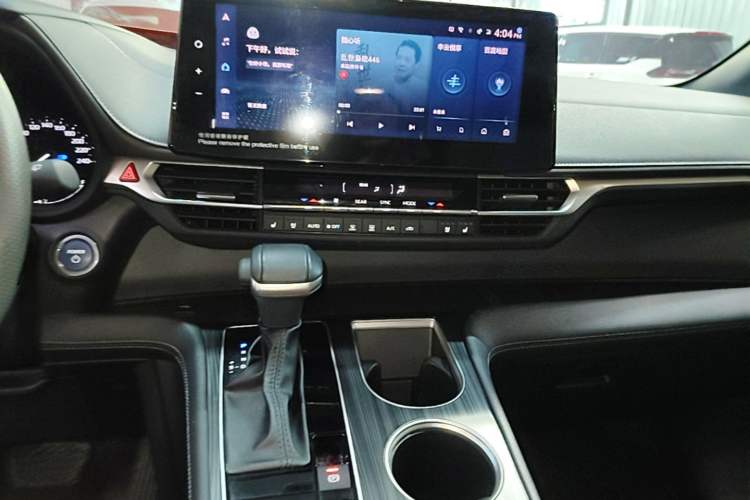 Used Toyota SIENNA 2023 2.5L Hybrid Deluxe Edition Audio And AC Panel