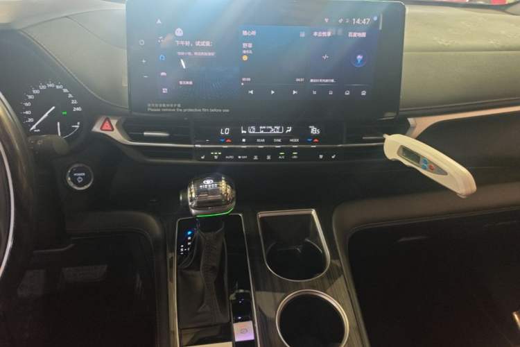 Used Toyota SIENNA 2023 2.5L Hybrid Deluxe Edition Audio And AC Panel
