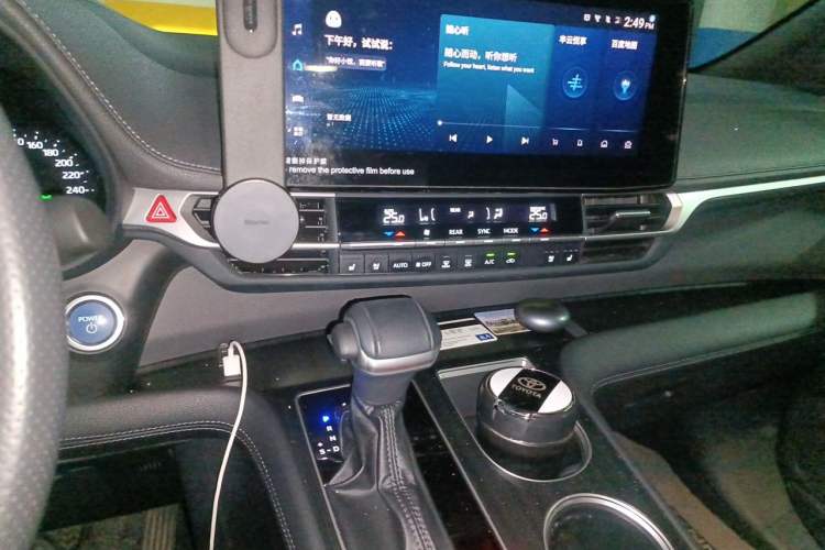 Used Toyota SIENNA 2023 2.5L Hybrid Deluxe Edition Audio And AC Panel