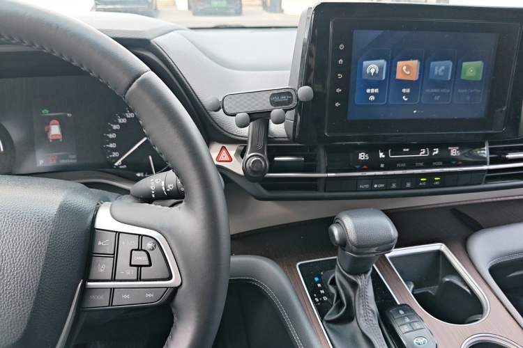 Used Toyota SIENNA 2023 2.5L Hybrid Comfort Edition Audio And AC Panel