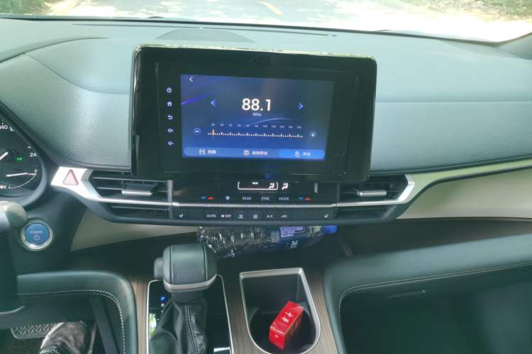 Used Toyota SIENNA 2023 2.5L Hybrid Luxury Edition Audio And AC Panel
