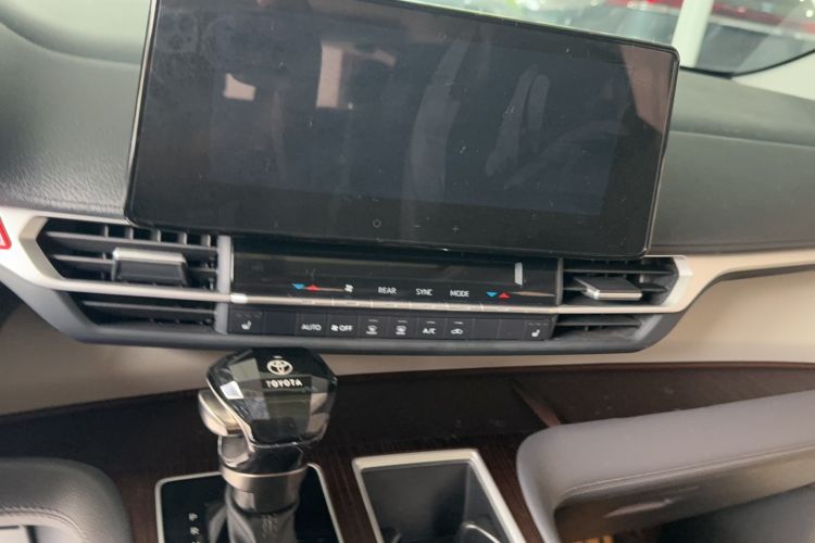 Used Toyota SIENNA 2023 2.5L Hybrid Luxury Edition Audio And AC Panel