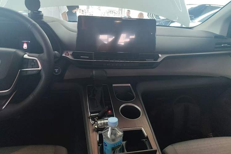 Used Toyota SIENNA 2023 2.5L Hybrid Comfort Edition Audio And AC Panel