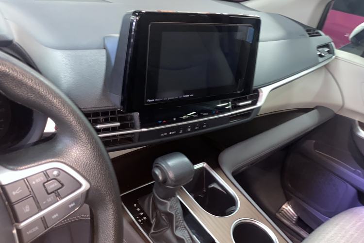 Used Toyota SIENNA 2023 2.5L Hybrid Comfort Edition Audio And AC Panel