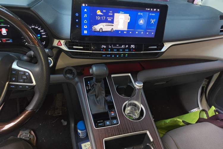Used Toyota SIENNA 2023 2.5L Hybrid Comfort Edition Audio And AC Panel