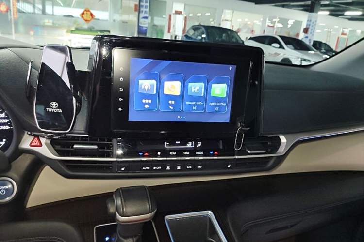 Used Toyota SIENNA 2023 2.5L Hybrid Luxury Edition Audio And AC Panel