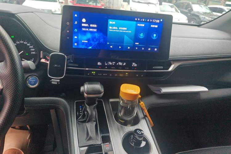 Used Toyota SIENNA 2023 2.5L Hybrid Deluxe Edition Audio And AC Panel