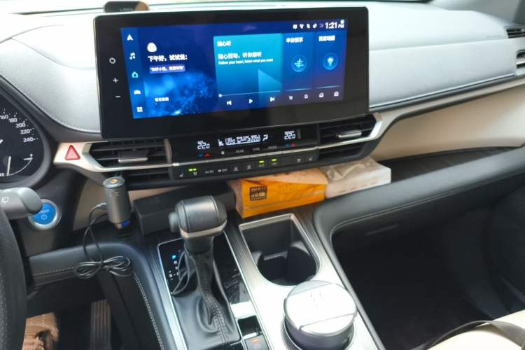 Used Toyota SIENNA 2023 2.5L Hybrid Deluxe Edition Audio And AC Panel