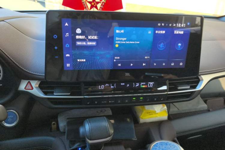 Used Toyota SIENNA 2023 2.5L Hybrid Platinum Edition Audio And AC Panel