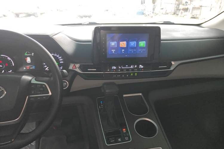 Used Toyota SIENNA 2023 2.5L Hybrid Comfort Edition Audio And AC Panel
