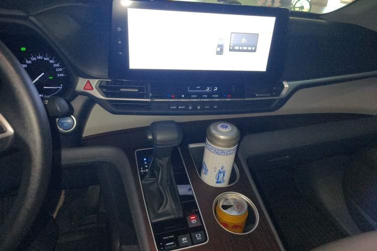 Used Toyota SIENNA 2023 2.5L Hybrid Comfort Edition Audio And AC Panel