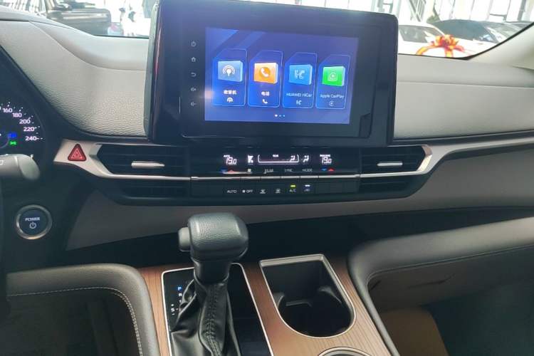 Used Toyota SIENNA 2023 2.5L Hybrid Comfort Edition Audio And AC Panel
