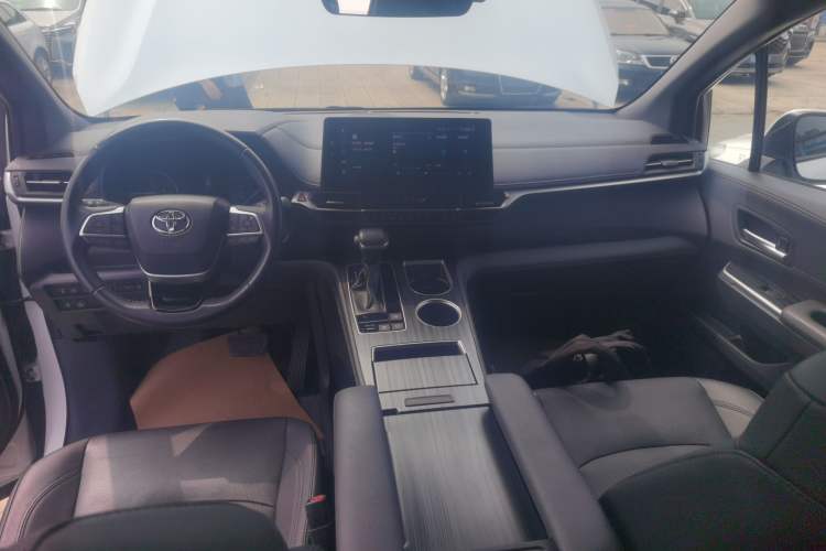 Used Toyota SIENNA 2023 2.5L Hybrid Deluxe Edition Audio And AC Panel