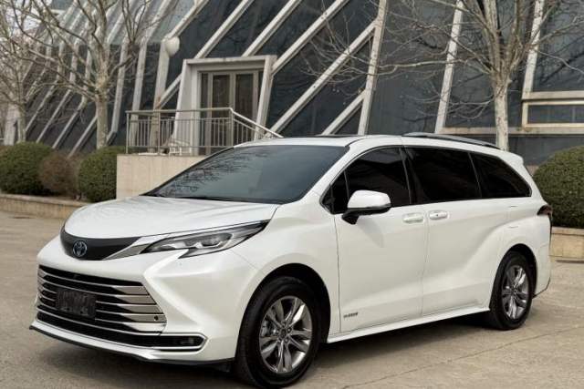 Used Toyota SIENNA 2023 2.5L Hybrid Comfort Edition