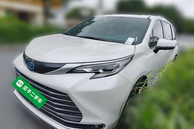 Used Toyota SIENNA 2023 2.5L Hybrid Deluxe Edition