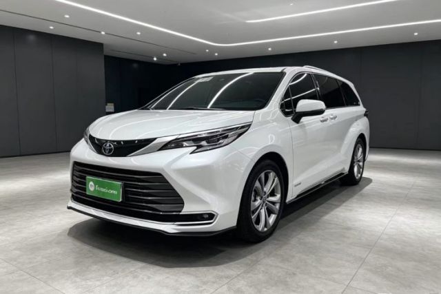 Used Toyota SIENNA 2023 2.5L Hybrid Deluxe Edition