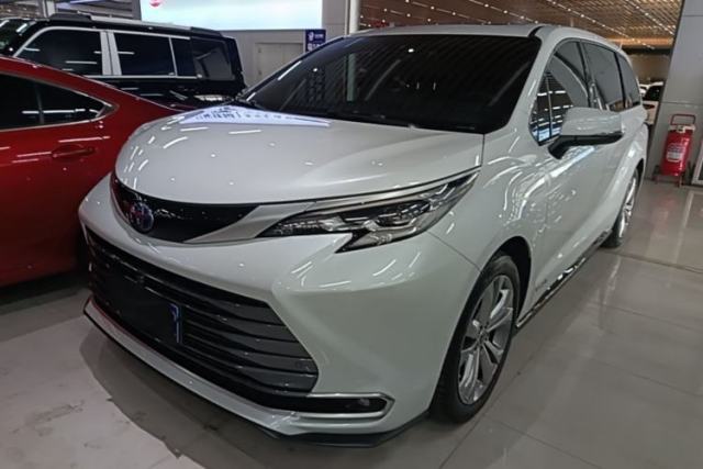 Used Toyota SIENNA 2023 2.5L Hybrid Deluxe Edition