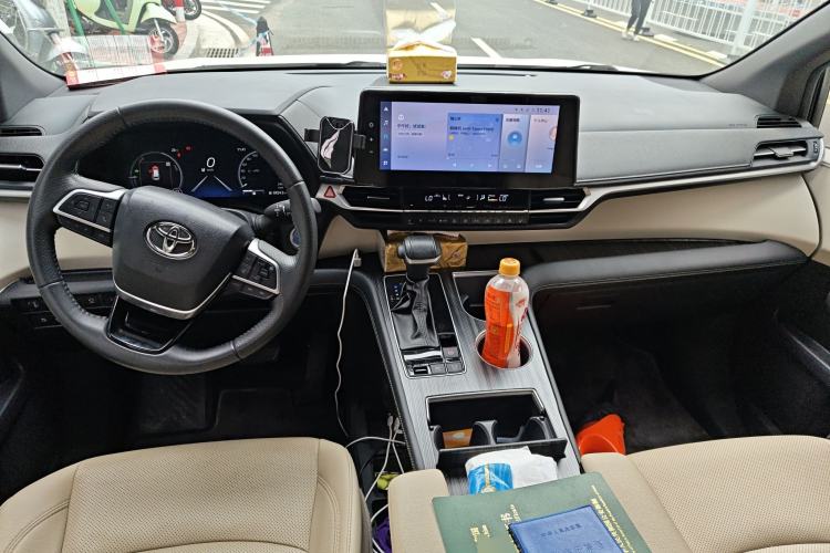 Used Toyota SIENNA 2023 2.5L Hybrid Ultimate Edition Center Console