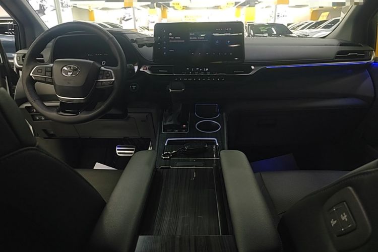 Used Toyota SIENNA 2023 2.5L Hybrid Ultimate Edition Center Console
