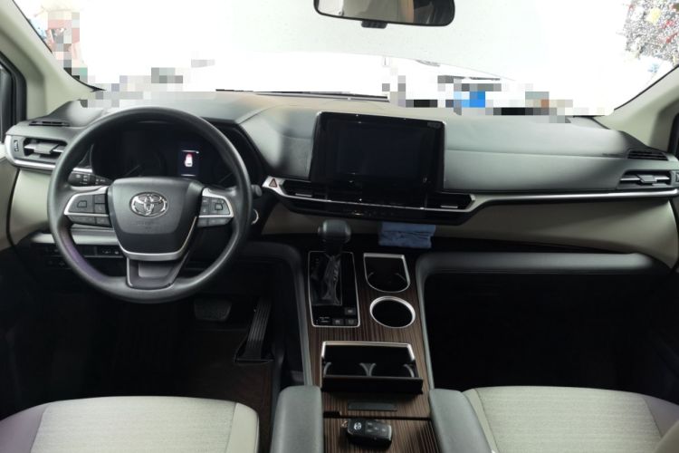Used Toyota SIENNA 2023 2.5L Hybrid Comfort Edition Center Console
