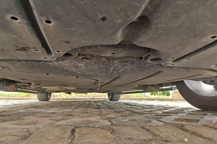 Used Toyota SIENNA 2023 2.5L Hybrid Deluxe Edition Chassis Front