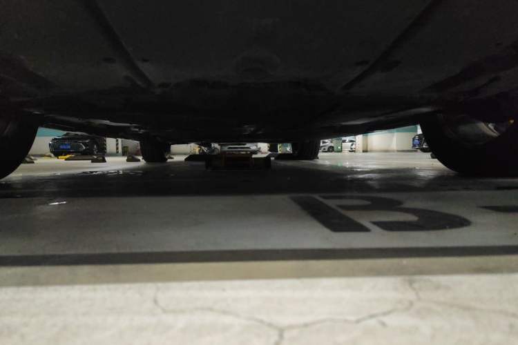 Used Toyota SIENNA 2023 Updated Version 2.5L Hybrid Platinum Edition Chassis Front