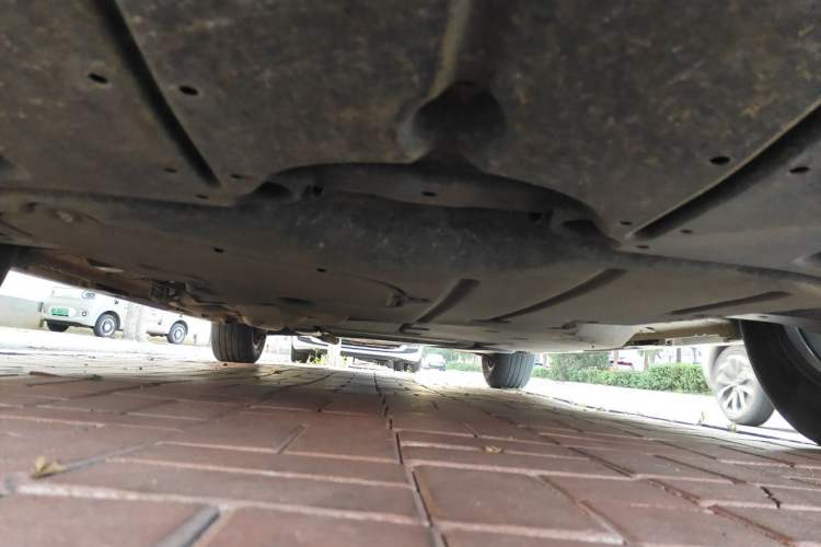 Used Toyota SIENNA 2023 2.5L Hybrid Luxury Edition Chassis Front
