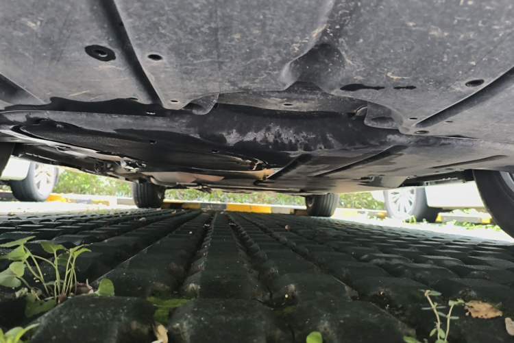 Used Toyota SIENNA 2023 2.5L Hybrid Comfort Edition Chassis Front