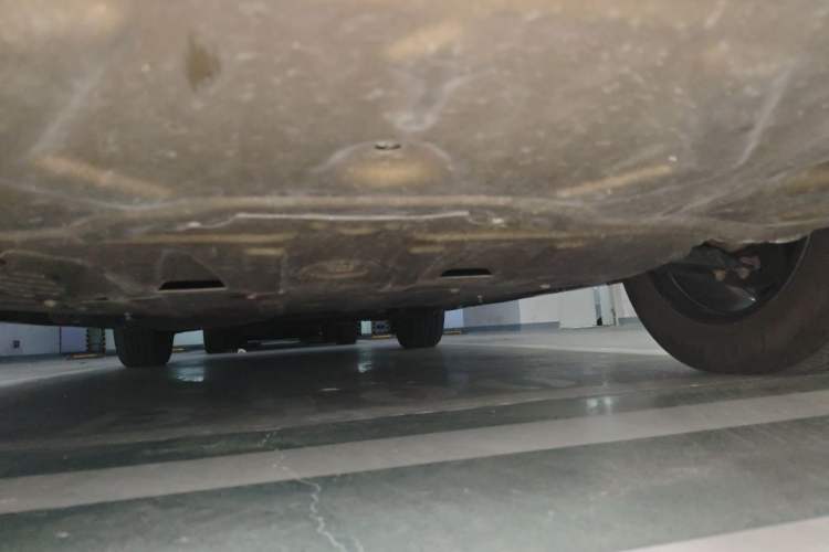 Used Toyota SIENNA 2023 2.5L Hybrid Comfort Edition Chassis Front