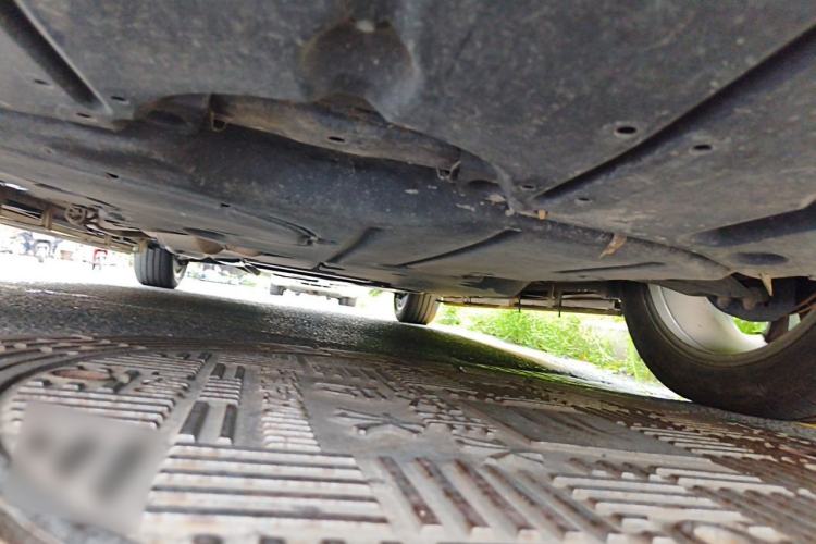 Used Toyota SIENNA 2023 2.5L Hybrid Deluxe Edition Chassis Front