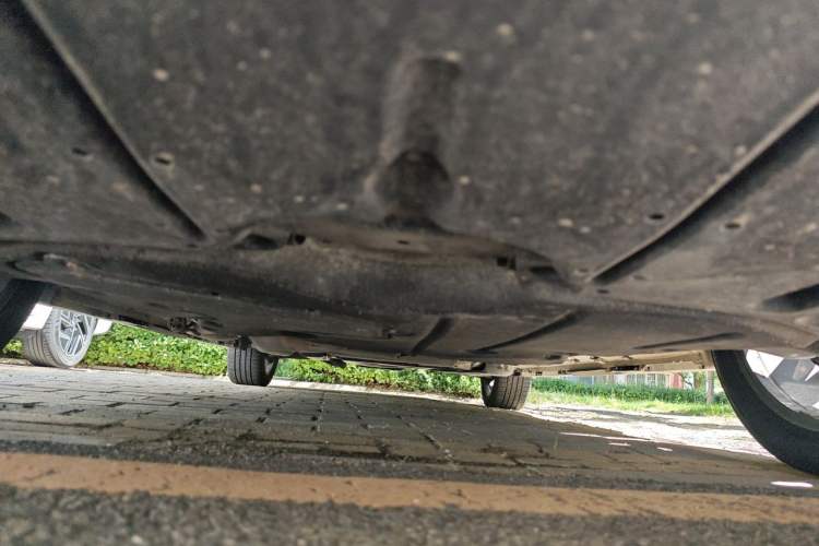 Used Toyota SIENNA 2023 2.5L Hybrid Deluxe Edition Chassis Front