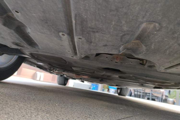 Used Toyota SIENNA 2023 2.5L Hybrid Deluxe Edition Chassis Front